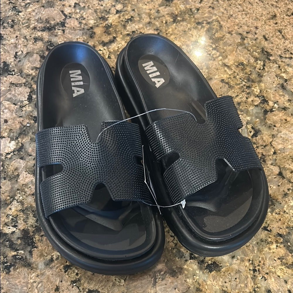 MIA Black Slide Sandals